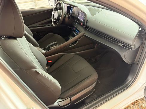 Used 2025 Hyundai Elantra Sport FWD image 26