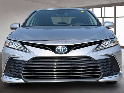 Used 2024 Toyota Camry XLE FWD image 2