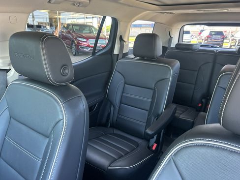 Used 2022 GMC Acadia Denali w/ Denali Technology Package FWD image 19