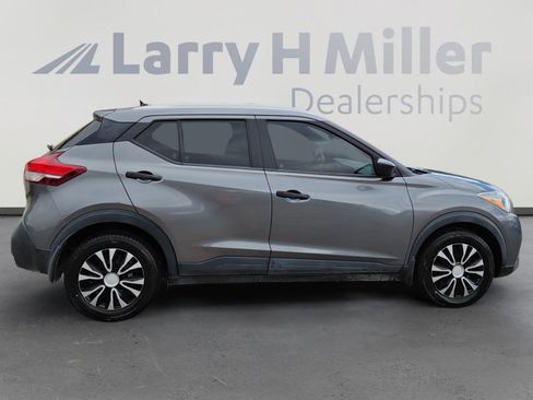 Used 2019 Nissan Kicks S FWD image 6