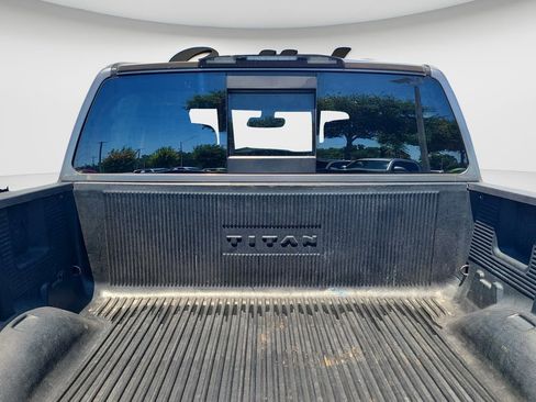Used 2019 Nissan Titan SV w/ SV Convenience Package RWD image 23