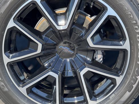 Certified 2021 Chevrolet Suburban RST w/ Rear Media and Nav Package image 8