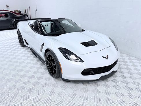 Used 2017 Chevrolet Corvette Grand Sport w/ Carbon Flash Badge Package image 14