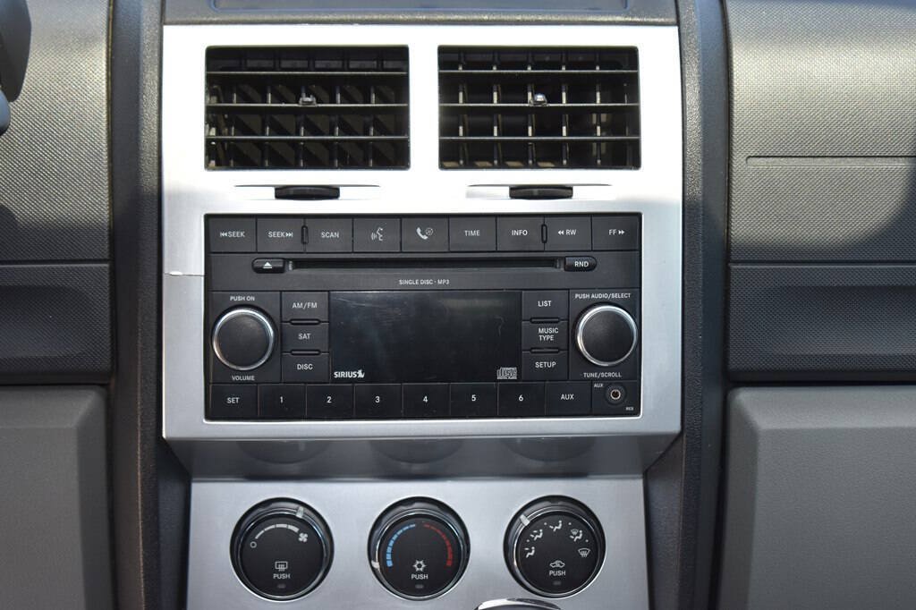 Used 2007 Dodge Nitro SLT AWD/4WD image 17
