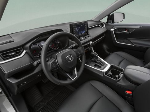 Used 2019 Toyota RAV4 XLE Premium FWD image 43