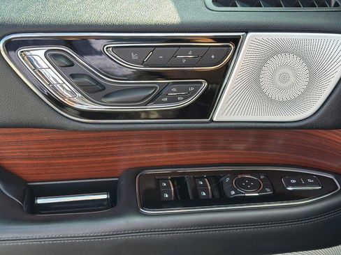 Certified 2021 Lincoln Navigator L Reserve AWD/4WD image 16