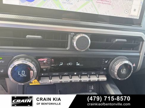 Used 2025 Toyota 4Runner Limited AWD/4WD image 20