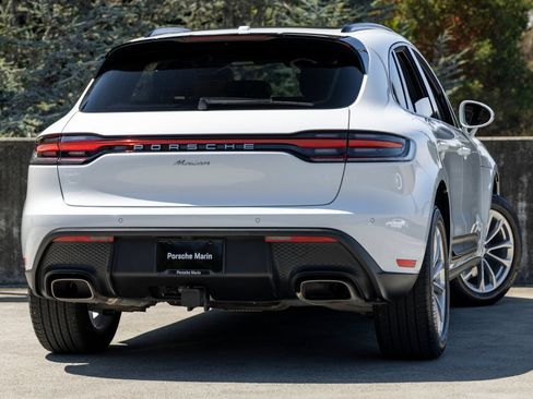 Certified 2026 Porsche Macan AWD/4WD image 11