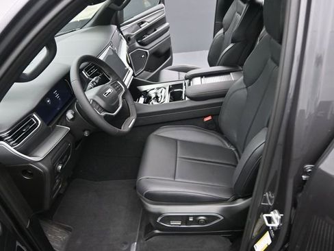 New 2026 Jeep Grand Wagoneer Limited AWD/4WD image 10