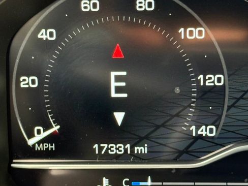 Used 2024 GMC Sierra 1500 Elevation w/ LPO, Elevation Black Package AWD/4WD image 32