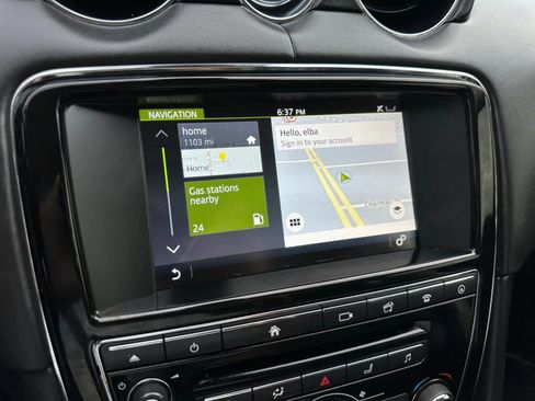 Used 2016 Jaguar XJ L Portfolio RWD image 33