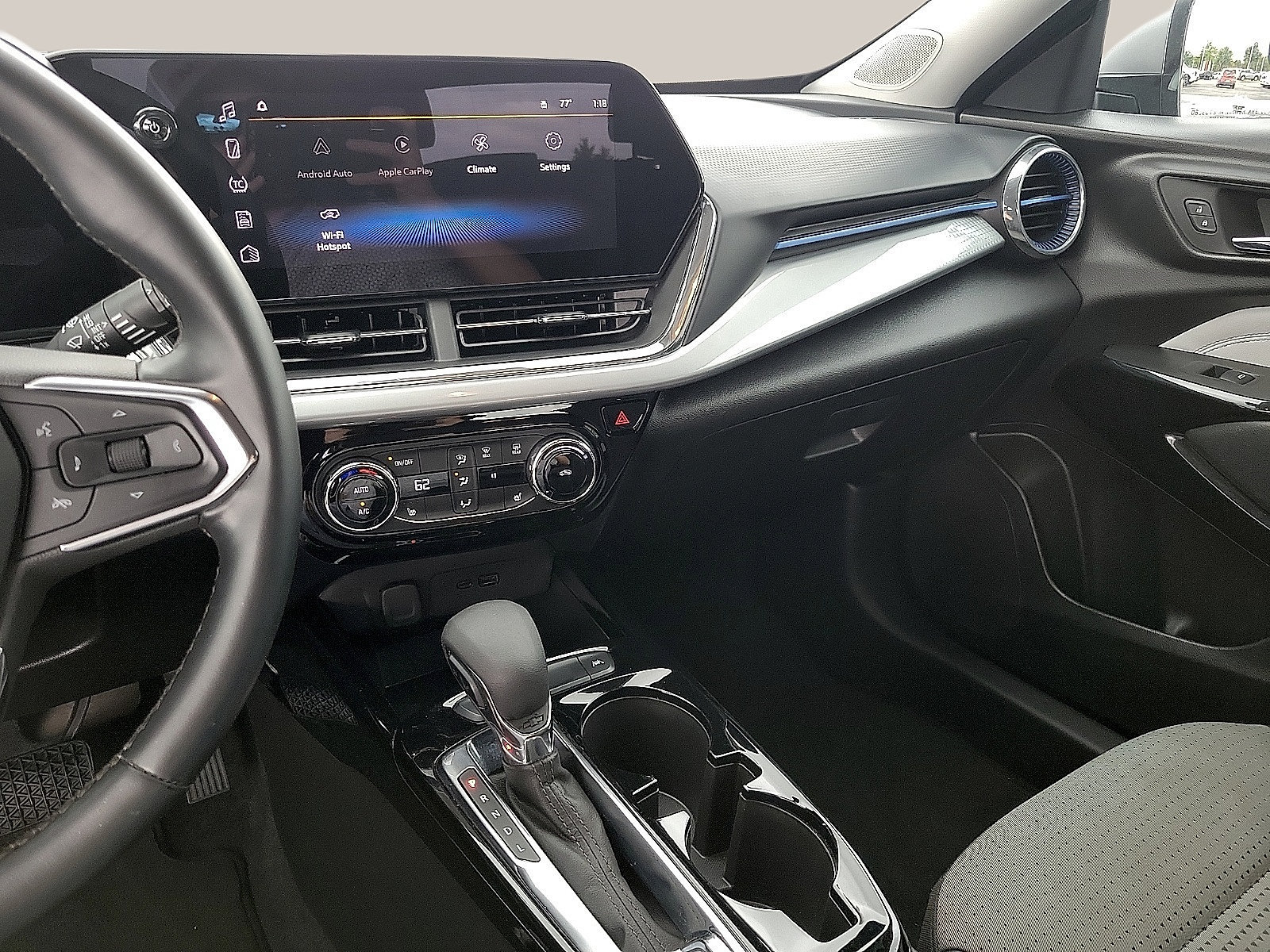 Used 2025 Chevrolet Trax LT w/ LT Convenience Package FWD image 20