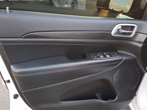 Certified 2020 Jeep Grand Cherokee Altitude image 12