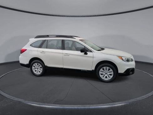 Used 2017 Subaru Outback 2.5i image 9