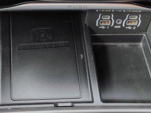 Used 2021 Chrysler Pacifica Pinnacle AWD/4WD image 22