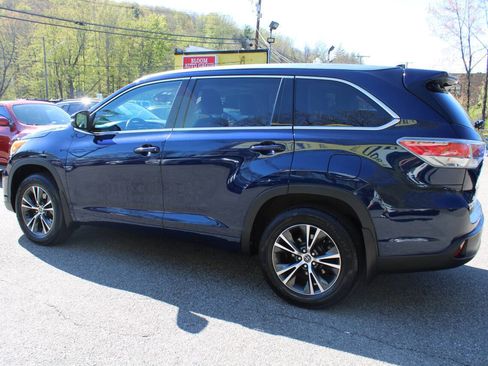 Used 2016 Toyota Highlander XLE AWD/4WD image 11