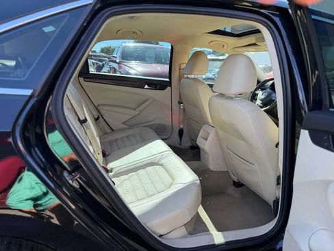 Used 2012 Volkswagen Passat 2.5 SEL Premium image 26