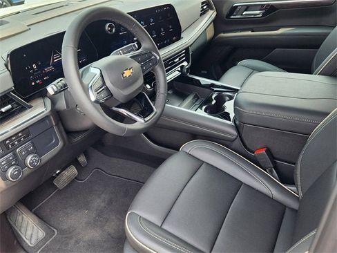 New 2025 Chevrolet Suburban Premier image 20