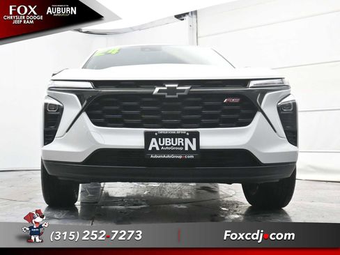 Used 2024 Chevrolet Trax RS image 17