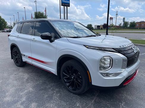 Used 2024 Mitsubishi Outlander Ralliart AWD/4WD image 2