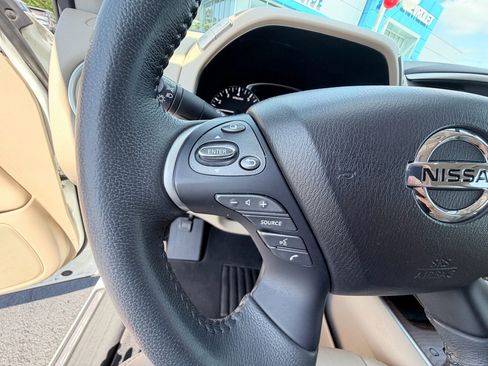 Used 2018 Nissan Pathfinder Platinum FWD image 15