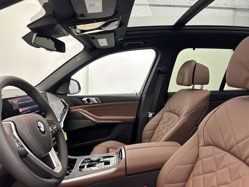 New 2026 BMW X5 xDrive40i w/ Premium Package image 24