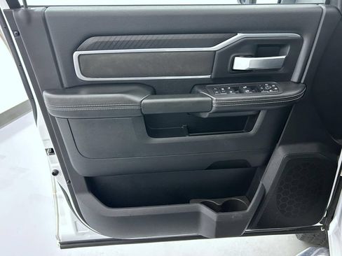 Used 2025 RAM 2500 Big Horn AWD/4WD image 9