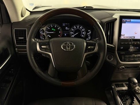Used 2017 Toyota Land Cruiser AWD/4WD image 20