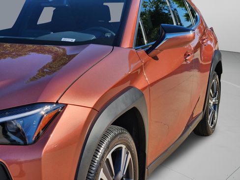 Certified 2025 Lexus UX 300h FWD image 38