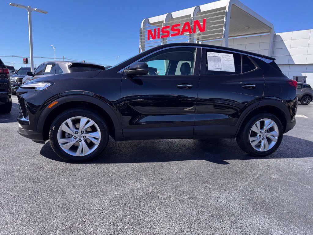 Used 2025 Buick Encore GX Preferred w/ Comfort Package AWD/4WD image 2