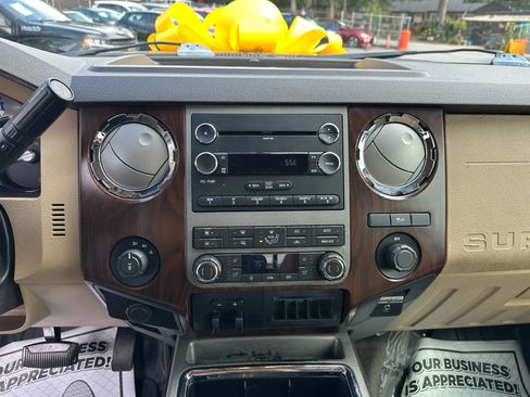 Used 2011 Ford F250 Lariat w/ Lariat Interior Pkg image 19