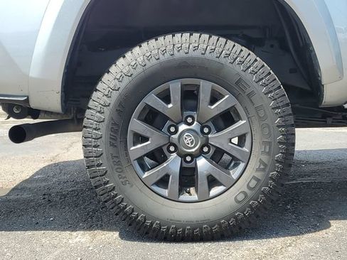 Used 2023 Toyota Tacoma SR5 w/ Technology Package AWD/4WD image 30