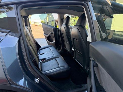 Used 2023 Tesla Model Y Long Range image 14