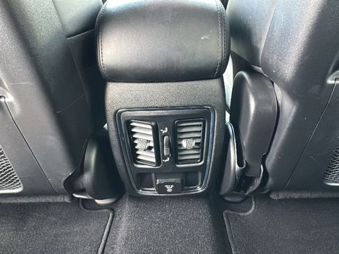 Used 2021 Jeep Grand Cherokee Laredo X image 25