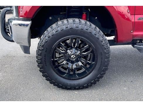 Used 2017 Ford F250 Lariat w/ Lariat Value Package AWD/4WD image 9