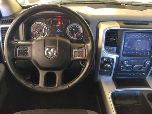 Used 2020 RAM 1500 Classic SLT w/ Luxury Group image 22