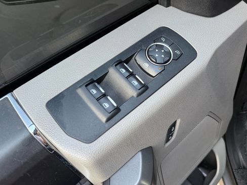 Used 2016 Ford F150 XLT image 31