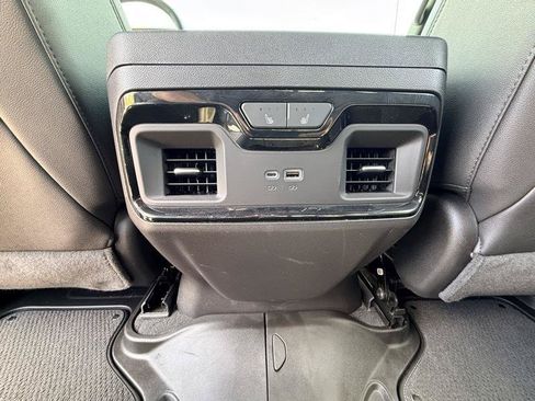 Used 2024 GMC Sierra 1500 AT4 w/ Technology Package AWD/4WD image 39