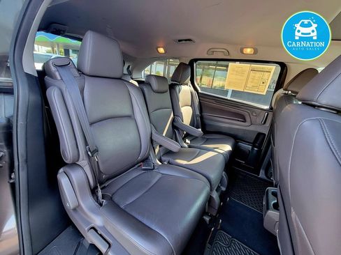 Used 2018 Honda Odyssey Touring image 12