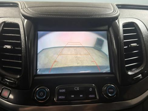 Used 2019 Chevrolet Impala LT FWD image 14