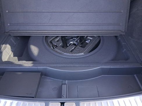 Certified 2025 Genesis GV70 2.5T image 12