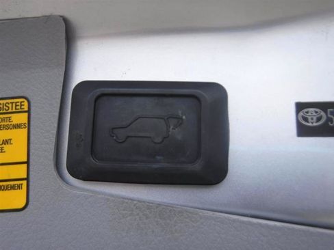 Used 2013 Toyota Highlander Limited FWD image 36