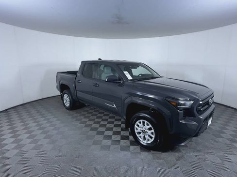 Used 2024 Toyota Tacoma SR5 AWD/4WD image 2