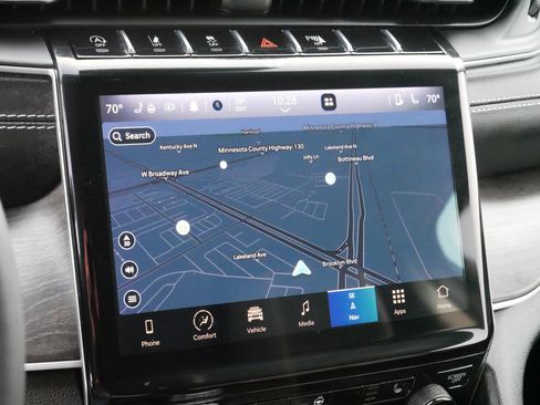 Used 2023 Jeep Grand Cherokee L Limited w/ Black Appearance Package image 22