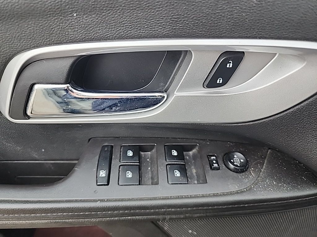 Used 2015 Chevrolet Equinox LS AWD/4WD image 14