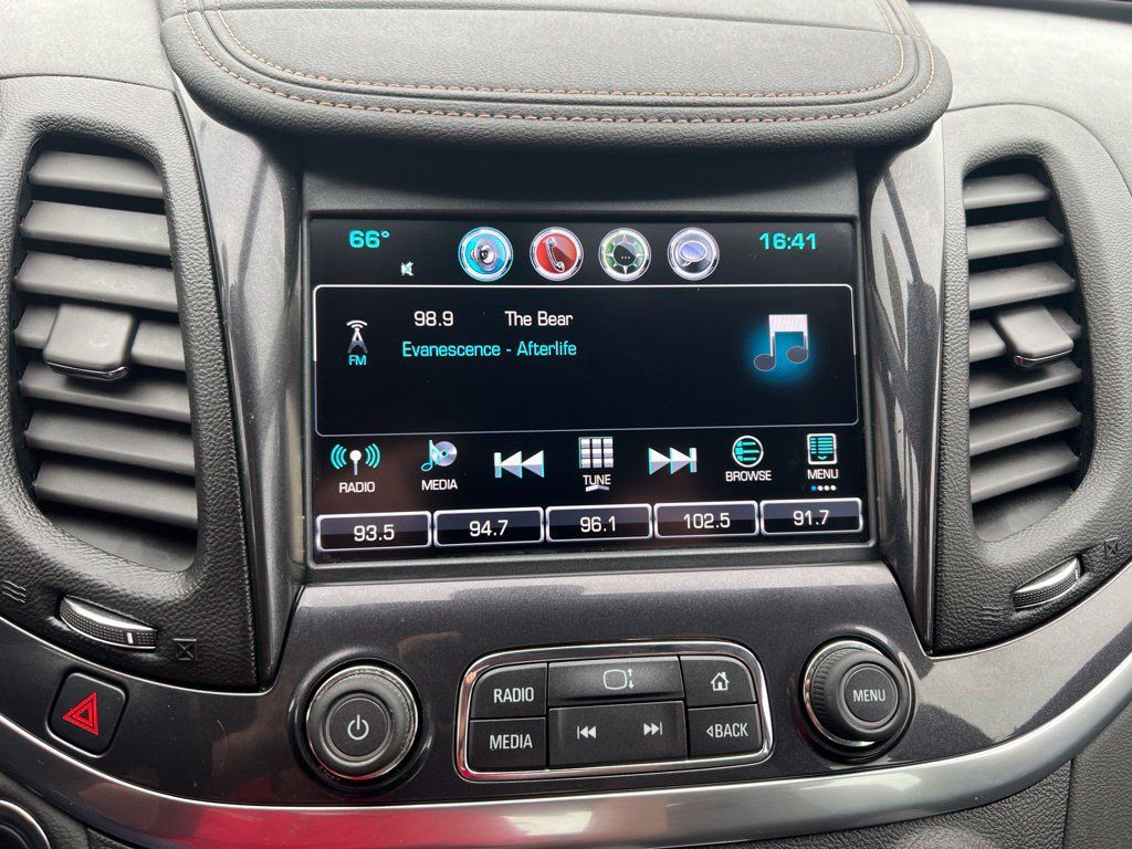 Used 2018 Chevrolet Impala LT FWD image 15