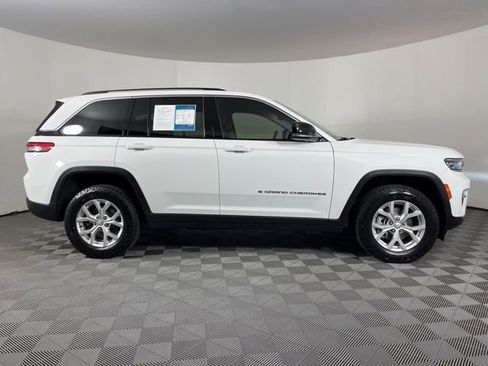 Used 2023 Jeep Grand Cherokee Limited image 12