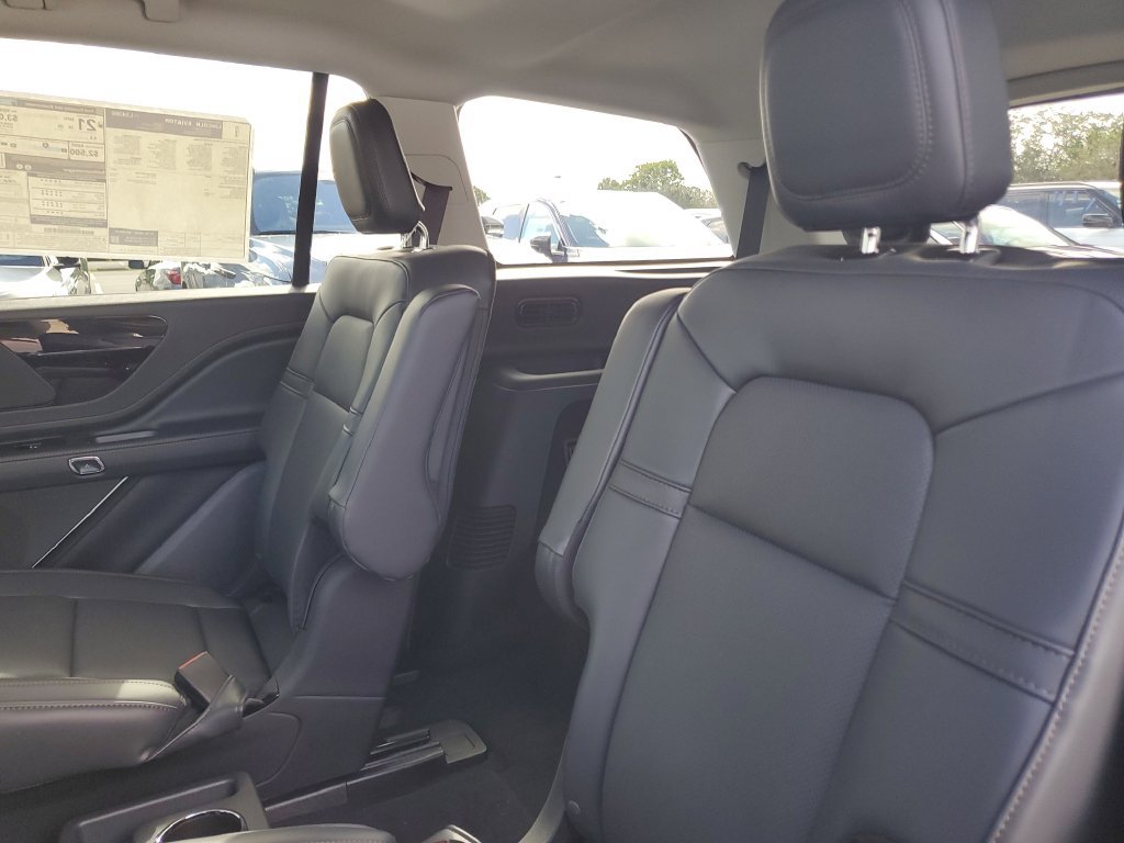 New 2025 Lincoln Aviator 2WD w/ Jet Appearance Package image 12