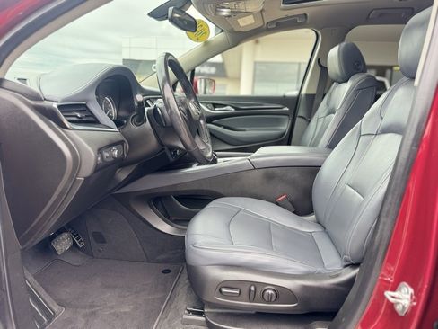 Used 2020 Buick Enclave Essence w/ Sport Touring Edition image 9