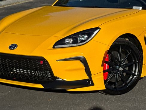 New 2026 Toyota GR86 YUZU Limited image 3